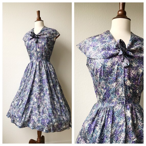 blue rain floral dress Blue Rain Floral Wrap Dress Flutter Sleeve Navy Blue Size Small NEW Cottagecore