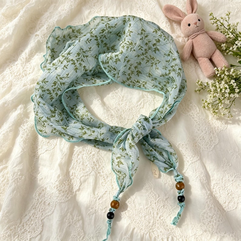 Floral Triangle Scarf Women, Spring Summer Neck Scarf, Lightweight Bandana Scarf, Cottagecore Neckerchief, Boho Hair Scarf, French Neck Tie Green Floral
