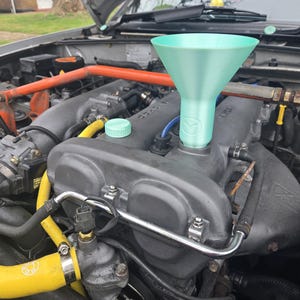 Mazda Screw in Oil Funnel Miata, Mx5 Roadster with lid