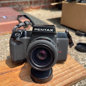 Pentax SF10 35mm SLR Film Camera
