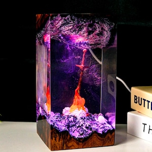 Premium Bon.fire Soul Lamp – Handmade Dark Fantasy Resin Light – Gamer Room Decor and Gift for Soulslike Fans