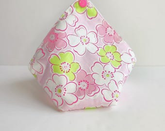 Pink Bento bag yarn bowl, reusable eco-friendly zero waste dumpling pouch, yarn cake keeper, small cotton project bag, storage organizer