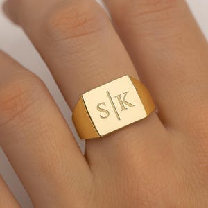 Men’s Custom Engraved Signet Ring – 925 Silver Initial Ring – Handmade Gift for Husband, Dad or Boyfriend – Father’s day gift – Rings men