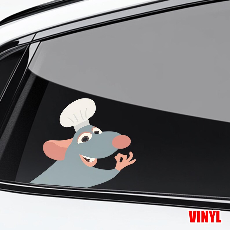 Puede incluir: Una rata de dibujos animados gris con un gorro de chef, haciendo el gesto de 'ok'. La rata sonr&iacute;e y tiene orejas rosas y una nariz roja. La palabra "VINYL" est&aacute; impresa en rojo en la parte inferior.