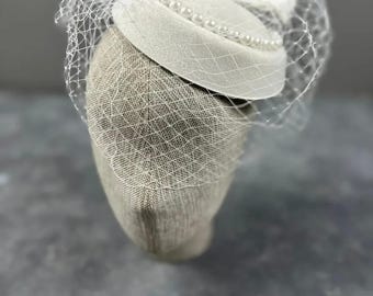 Elegant Bridal Cap: Modern Wedding Veil Alternative, Minimalist Bride