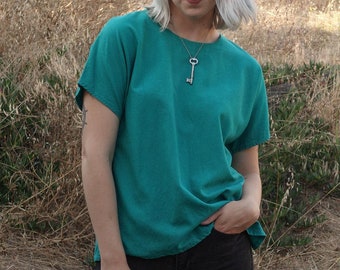 vintage 80's / 90's women's teal crewneck short sleeve loose blouse top, medium or large 8/10