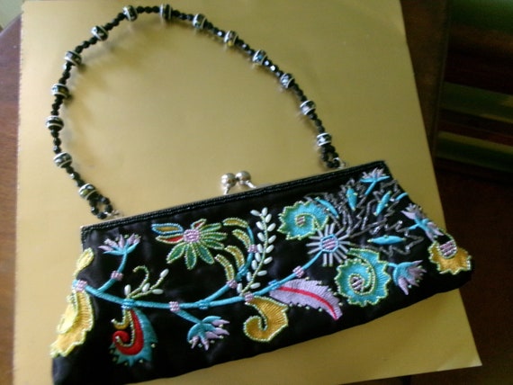 Bolsos bordados en pedreria new arrivals