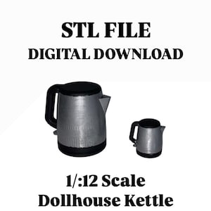 Puede incluir: Descarga digital de archivo STL de una tetera para casa de muñecas a escala 1/12. La imagen muestra dos teteras, una grande y otra pequeña, ambas con cuerpo plateado y asa y tapa negras.