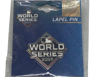 Pin con el logo de la Serie Mundial 2019: Houston Astros vs. Washington Nationals (Liga Nacional vs. Liga Americana) de la MLB.