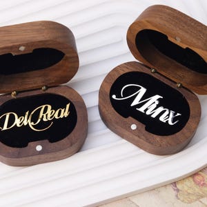 Benutzerdefinierte Namen Brosche Pin - personalisiertes Geschenk in Gold, Silber, Roségold - 6 Schriftarten oder Ihr eigenes Design - Einzigartiger Anstecker für Menschen, Haustiere & mehr