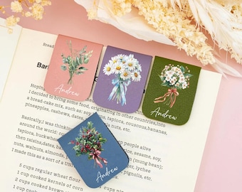Leather bookmark with birth flower, personalized leather magnetic bookmark, custom name bookmark, birthday gift for book lovers