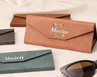 Personalized leather eyeglass case, thoughtful bridesmaid gift, bachelorette party favors, customized heart-shaped bridesmaids sunglasses