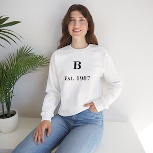 Moletom com letra B, suéter com gola redonda gráfica, pulôver com logotipo inicial, camisa de manga comprida com monograma, blusa com alfabeto vintage, design retrô
