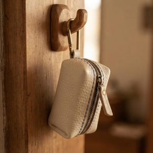 Leather Key Pouch Sewing Pattern PDF, Boxed Zip Key Holder Template, Small Leathercraft Pattern with Loop, Instant Download