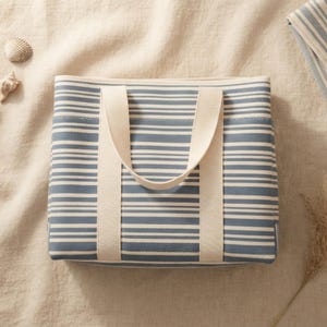 Beach Bag Tote Sewing Pattern, PDF Boxed Tote with Handles, Striped Beach Tote Pattern, Original Bag Pattern, Beginner Sewing Project