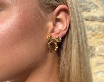 Gouden strikoorknopjes – 14k verguld, sierlijke sieraden