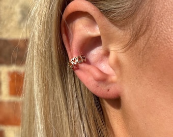 Gold Hearts Ear Cuff – Elegant and Chic Minimalist Jewelry for Ear Piercing