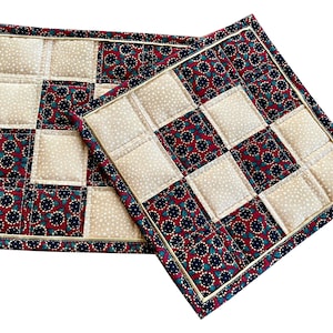 Quilted Sunflower Pot Holder Set: Farmhouse Hot Pads, Mug Rugs (Set of 2)
