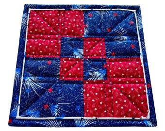 Quilted Patriotic Potholder Set of 2: Stars & Stripes Kitchen Decor