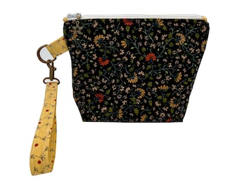 Handmade Quilted Zipper Pouch: Floral Cosmetic Bag with Wristlet