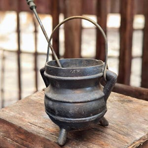 Antique Rustic Primitive Cast Iron Fire Starter Smudge Pot Cauldron 10&quot; High