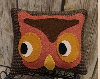 Hootie the Owl - Primitive Owl Pillow - Wool Owl Pillow