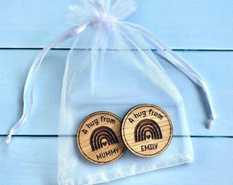 Gettone abbraccio tascabile in legno personalizzato - Bottone coraggioso - Ritorno a scuola - Regalo per l'inizio della scuola - Ricordo per bambini - Regalo unico inciso