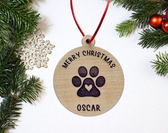 Adorno navideño personalizado con huella de pata: Adorno de madera de arce grabado para mascotas, adorno navideño para perros y gatos, decoración navideña para dueños de mascotas y amantes de los animales.