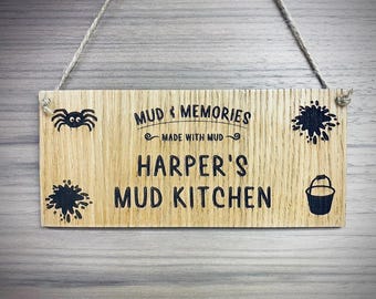 Enseigne personnalisée à suspendre pour la cuisine en boue : placage de chêne en bois gravé au laser, jeu d'enfants. Accessoires de cuisine de boue pour enfants, cadeau amusant