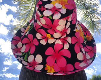 Fun and Colorful Wide Brim Sunhat in Pink and Black, Floral 70s Look Hat Womens, Foldable and Packable Freckles California