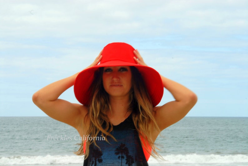 Womens Wide Brim Sun Hat, Gift for Her, Red Wide Brim Sunhat, Select Size, Big Beach Hat, Red Symbol of Love Freckles California zdjęcie 3