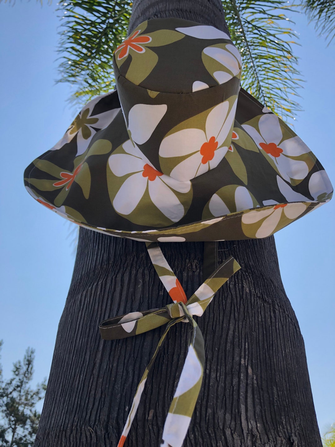 Handmade Floral Wide Brim Sunhat With Chin Ties, 70s Retro  display picture 2