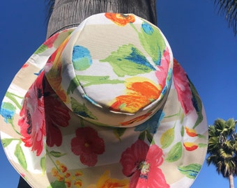 Summer Wide Brim in Tan and Colorful Floral print,  Sun Hat Women, Great Hat for Vacations, Foldable and Packable Hat Freckles California