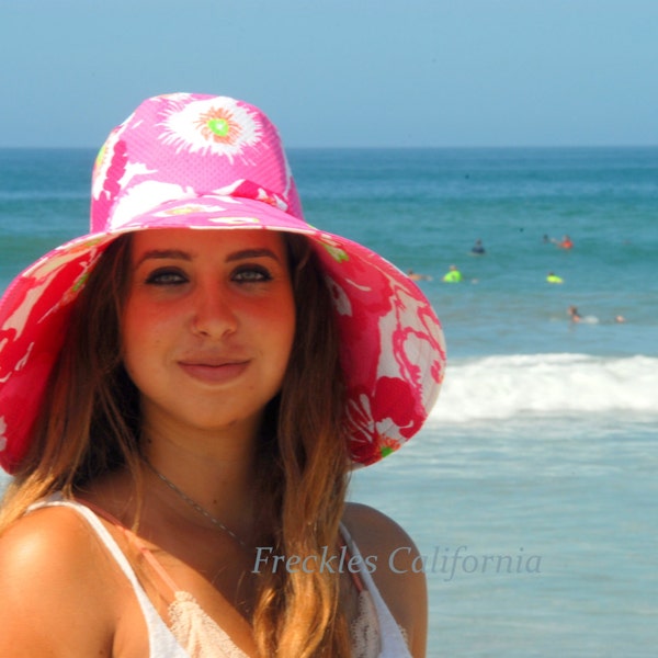 Small Breakfast m Sunhat, Pink Floral Print Har, Boating Hat, cute beach hat, Gardening Freckles California