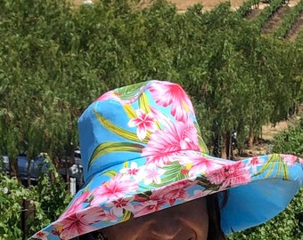 Summer Hat, Pink Floral print in Sky Blue, Big Beach Hat, Foldable Hat for Traveling, Pretty Pool Hat, Freckles California