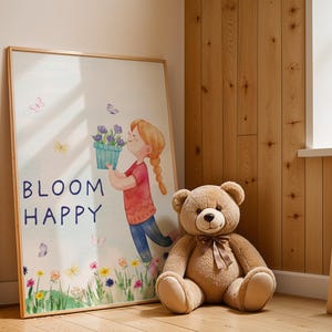 Arte mural infantil con cita positiva "Bloom Happy", acuarela, decoración infantil, rincón relajante, motivacional, bohemio, aula, salud mental, dormitorio infantil.