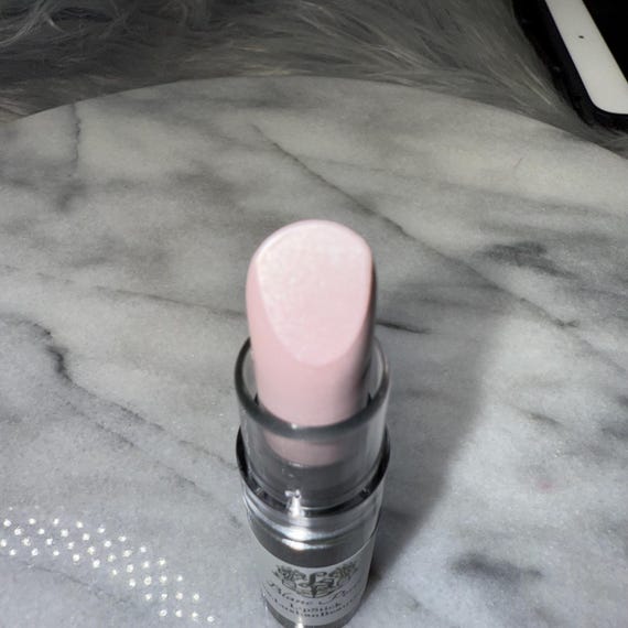 Blanc Perle Lipstick: Shimmering Metallic White Lipstick