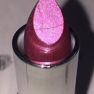Lápiz labial metálico, Shimmering Grape, morado, The Color Purple