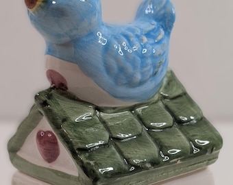 Vintage Bluebird on a House Salt & Pepper Shakers Birdhouse Stackable Shakers