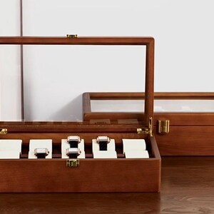 Luxe houten horlogebox met 10 vakken en glazen bovenkant: organizer voor heren, vitrinekast, cadeau voor verzamelaars
