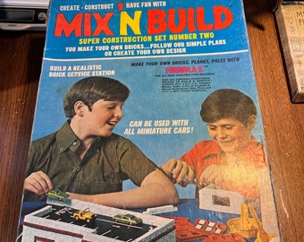 Vintage 1970 Mix N Build Brick Super Construction Set #2 KOMPLETT in Box, Verwendung mit Lego Hot Wheels Matchbox Dinky Corgis, Gen X Spielzeug