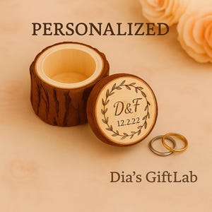 Caja de anillo de madera grabada personalizada: recuerdo de boda rústico.
