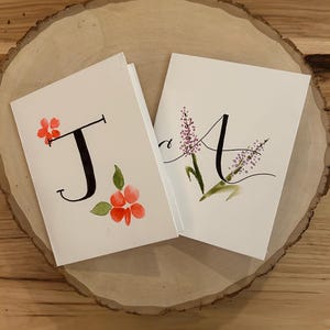 Monogrammkarten 8er Set - Aquarell Illustrierte Blumen A2 Pack - Handgemachte Karten - Blumen - Einzigartige Kunstkarten - Jeder Anlass - Blank