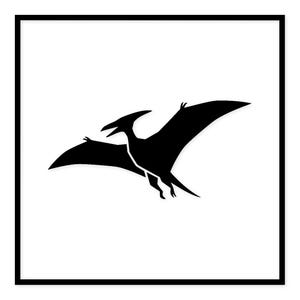Może przedstawiać: Czarna sylwetka Pterodaktyla w locie, na białym tle w czarnej kwadratowej ramie. Prehistoryczne stworzenie przedstawione jest z rozpostartymi skrzydłami i długą szyją, tworząc dynamiczną i odważną grafikę.