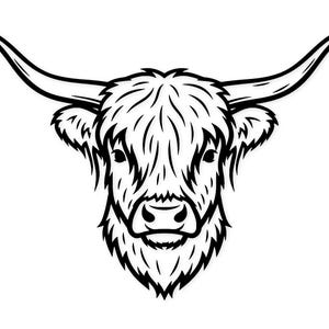 Könnte beinhalten: Schwarz-Weiß-Illustration eines Highland-Kuhkopfes. Die Kuh hat lange, gebogene Hörner, zotteliges Fell und eine detaillierte Gesichtsstruktur. Das Bild ist ein sauberes Grafikdesign, geeignet für verschiedene Anwendungen.