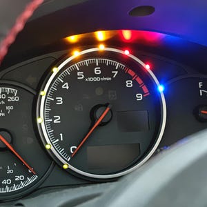 Tableau de bord avec indicateurs séquentiels de régime et de changement de vitesse | GT86 BRZ FR-S | Tableau de bord modifié