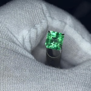 Certified emerald Natural origin colombia minor