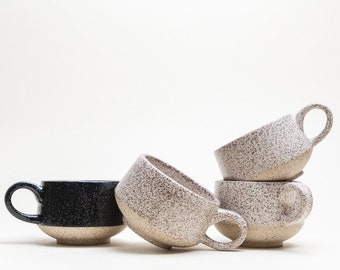 Speckled stoneware mug with handle