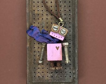 Tiny robots keychains: stempunk miniature / Upcycled rt