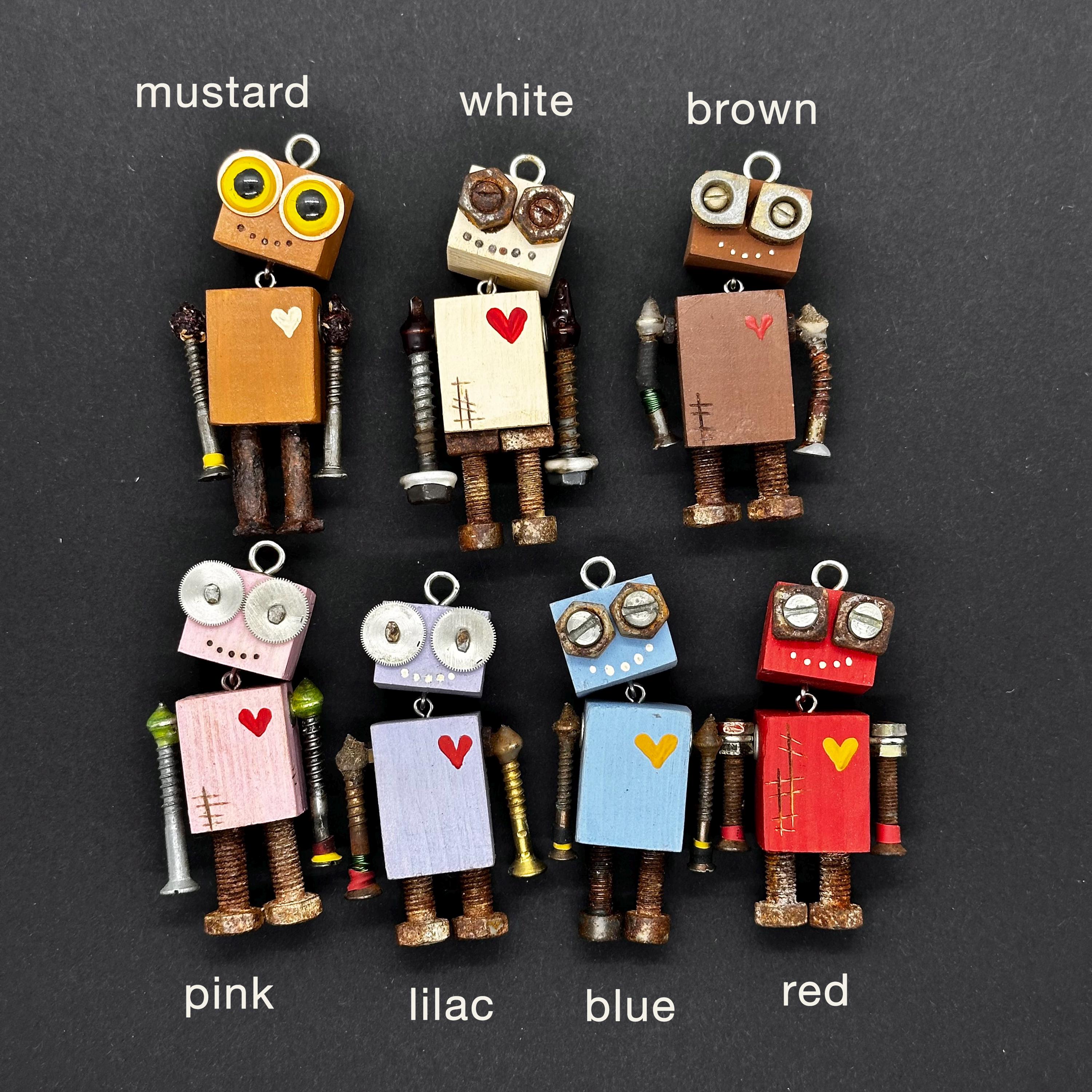 Tiny robots keychain / Upcycled mini robots